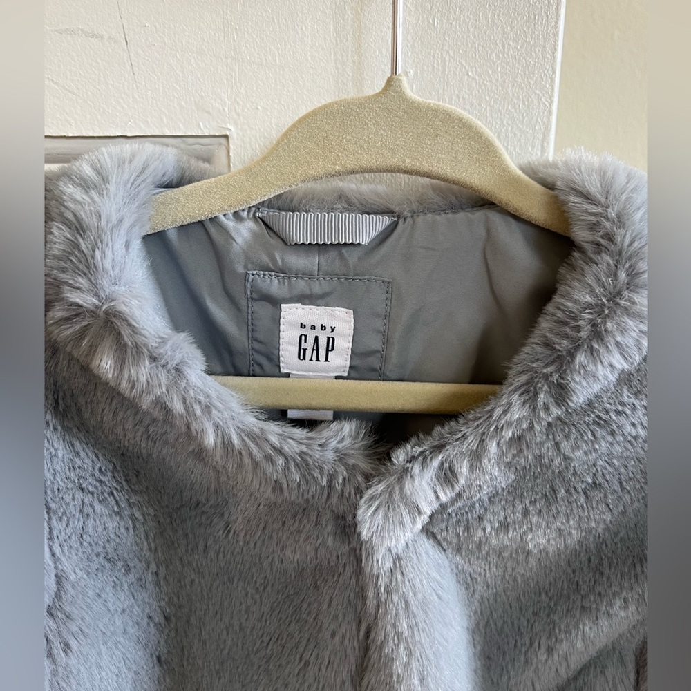 Baby Gap Faux Fur Coat - Picture 5 of 8